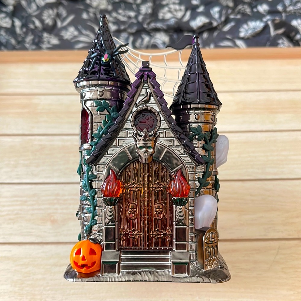 Bath & Body Works Haunted Castle Projector Wallflowers Fragrance Plug Halloween
